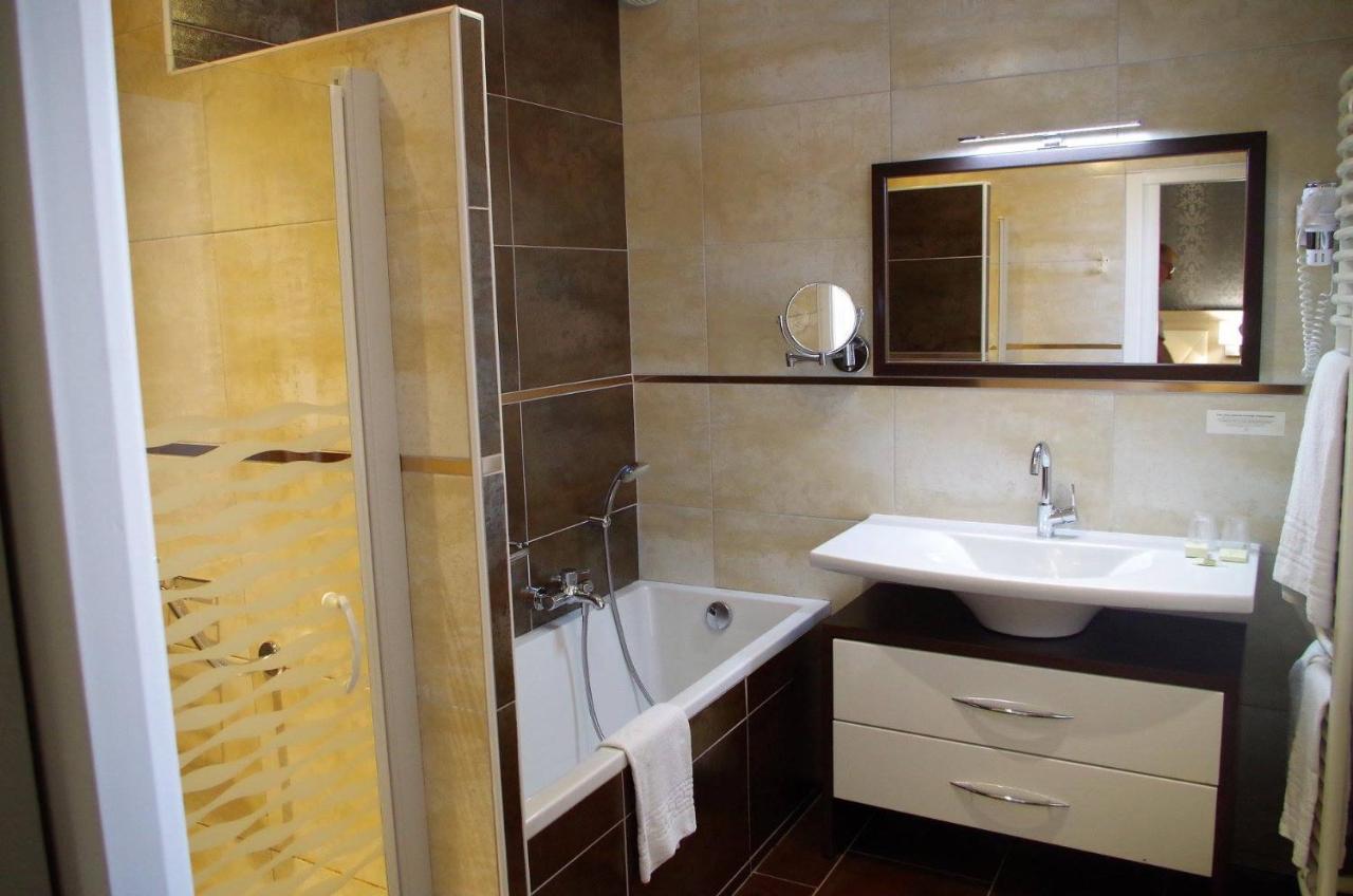 Hotel Et Appartements Les Platanes Thueyts Экстерьер фото